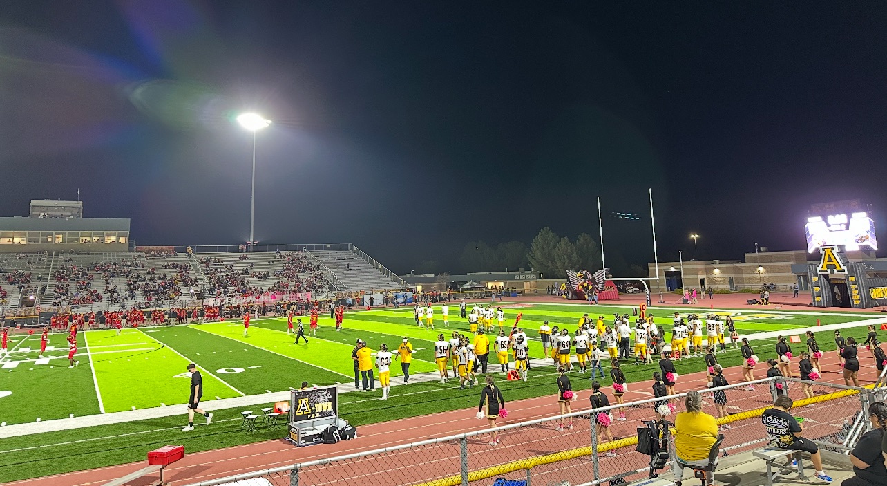 Centennial Hawks 42, Alamogordo Tigers 32 — High‑Scoring Rivalry Thriller