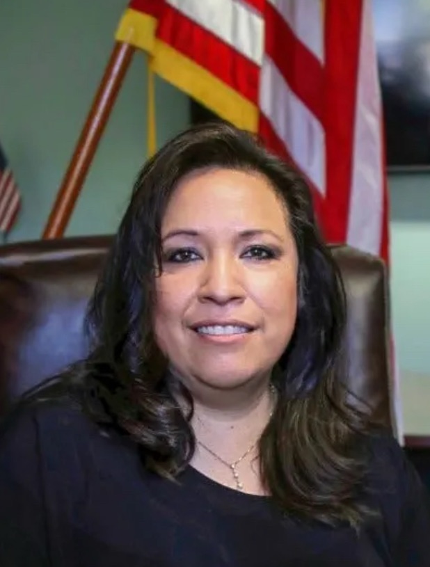 Alamogordo City Commission Unanimously Directs Contract Negotiations with Dr. Stephanie Hernandez as Permanent City Manager