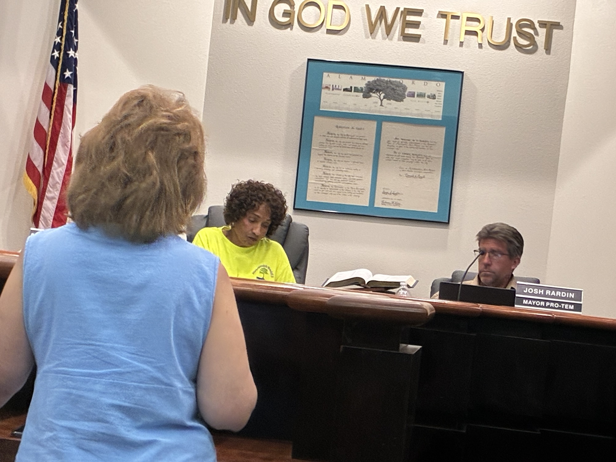 New City Manager Pledges Transparency; Billing Dispute Between Payne and Rardin Boils Over at Alamogordo Commission Meeting Public Comments